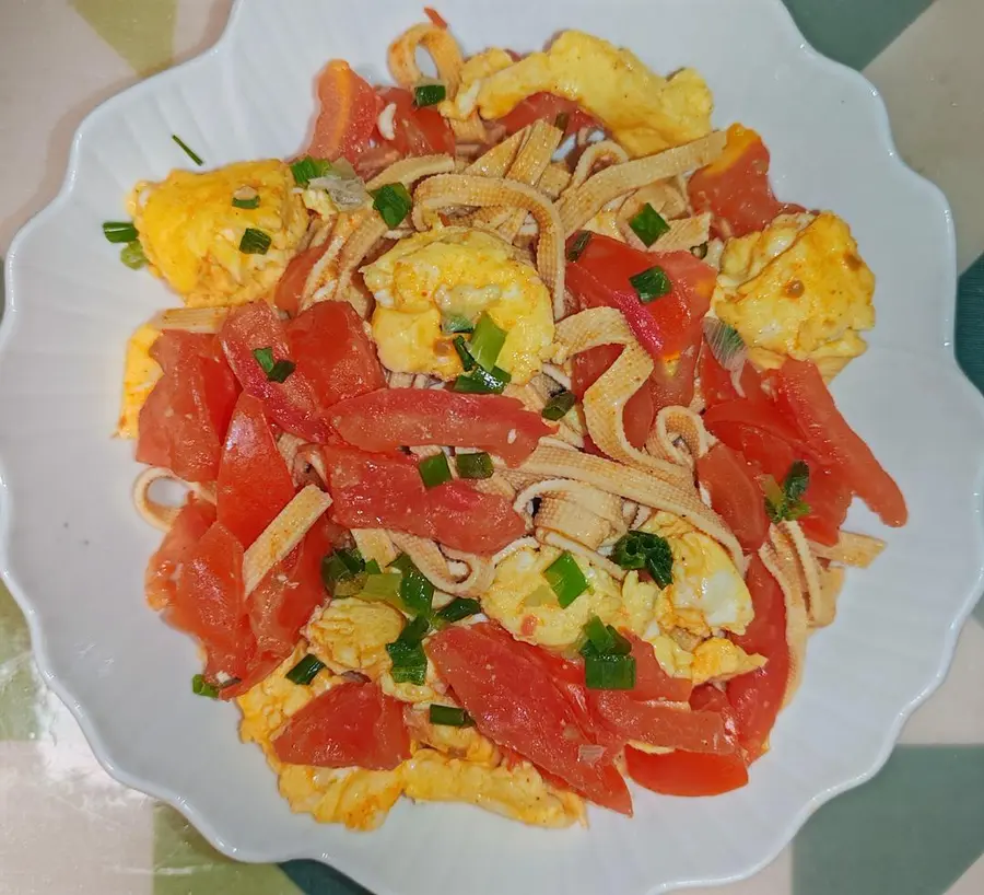 Stir-fried tofu skin step 0