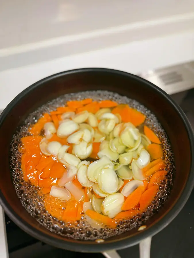 Carrot loofah fried corn lily step 0