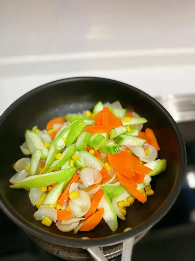 Carrot loofah fried corn lily step 0