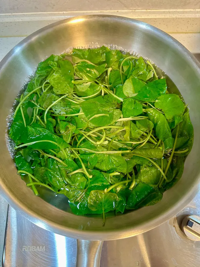 (Vegan) cold sweet potato leaves step 0