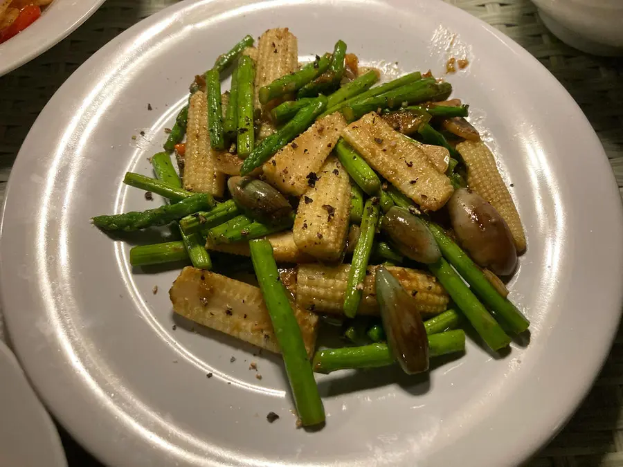 Stir-fry all kinds of vegetables step 0