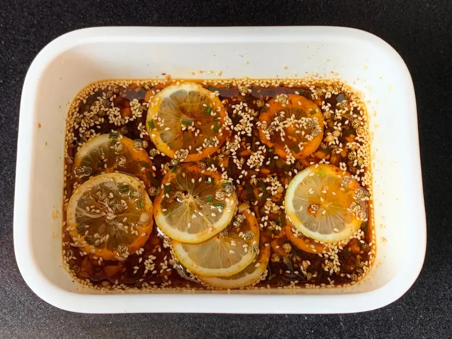 A must-have for summer supper: green peppercorns and lemon soaked chicken feet and duck feet step 0