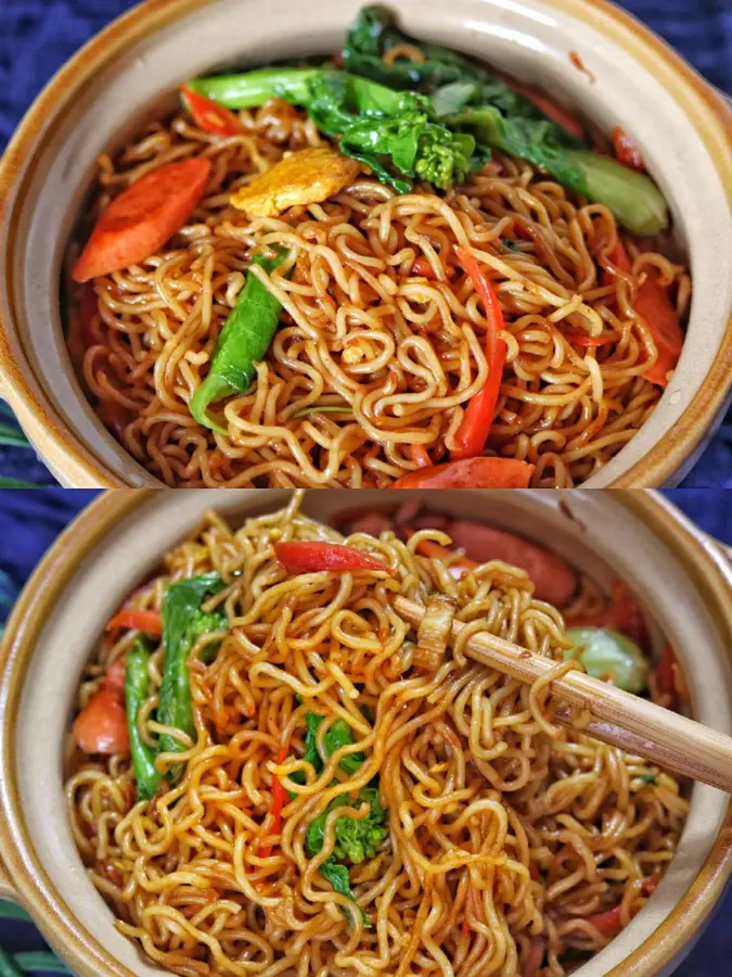 Fried instant noodles from roadside stalls