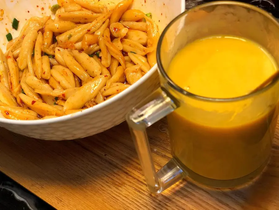 Ten minutes of fast hand scissor noodles, my husband's favorite supper step 0