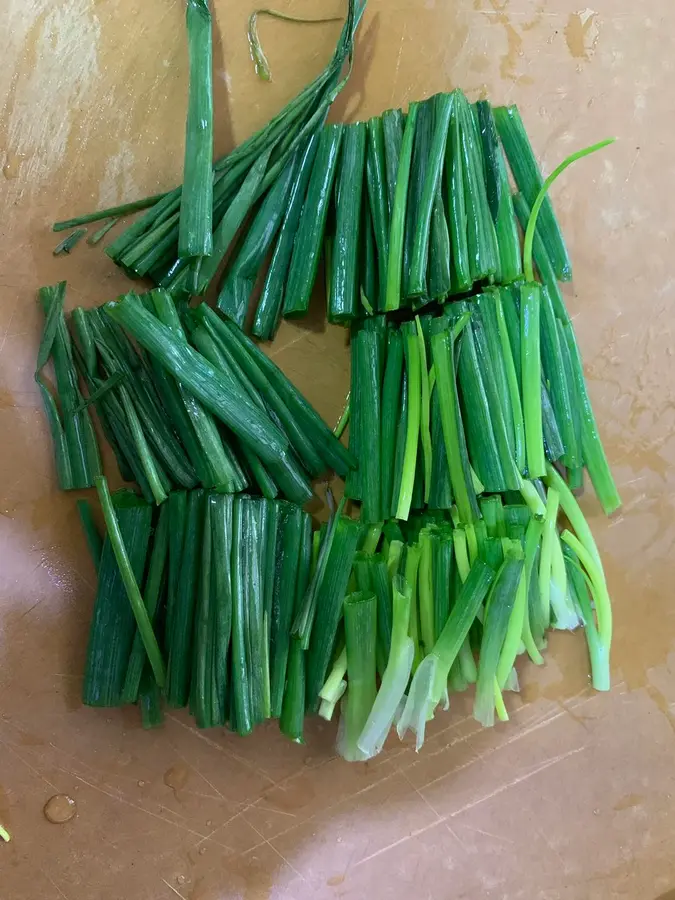 Extremely fragrant scallion oil noodles step 0