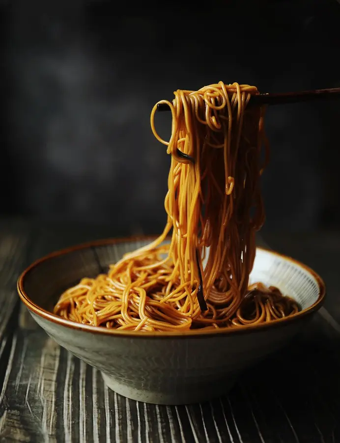 Extremely fragrant scallion oil noodles step 0