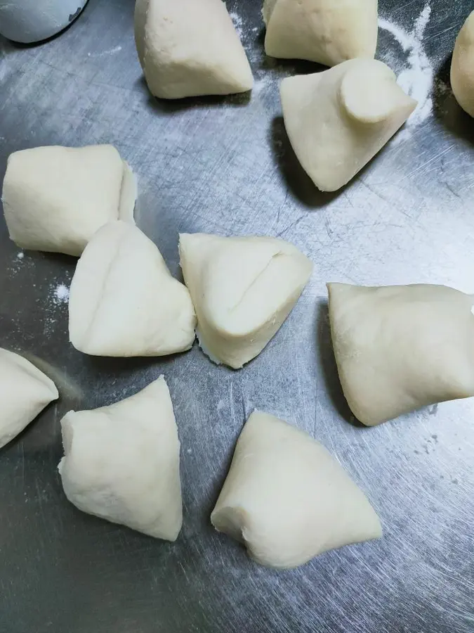 Quickly scalding dough step 0