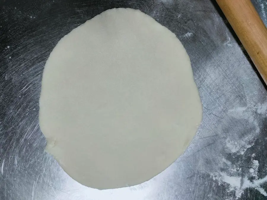 Quickly scalding dough step 0