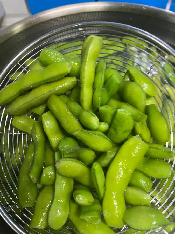 The Wuhan night market comes with edamame as standard step 0