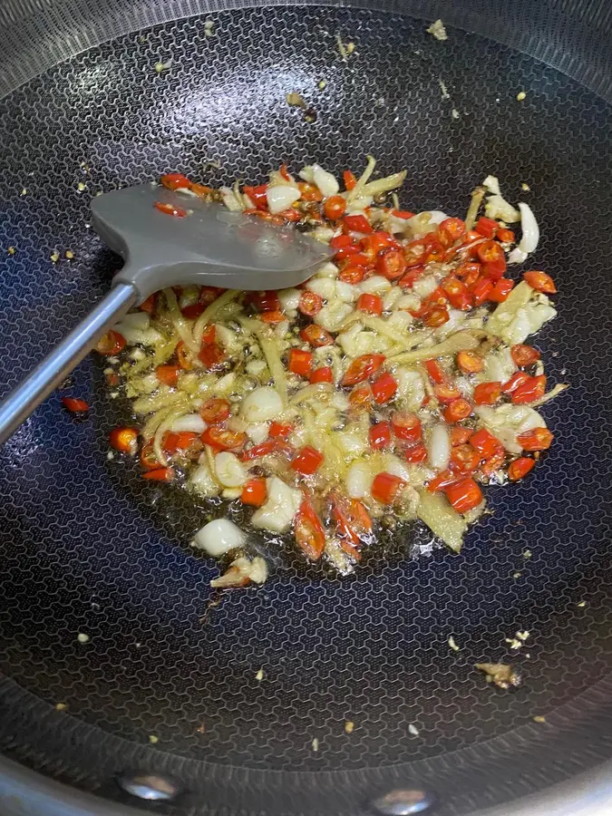 The Wuhan night market comes with edamame as standard step 0