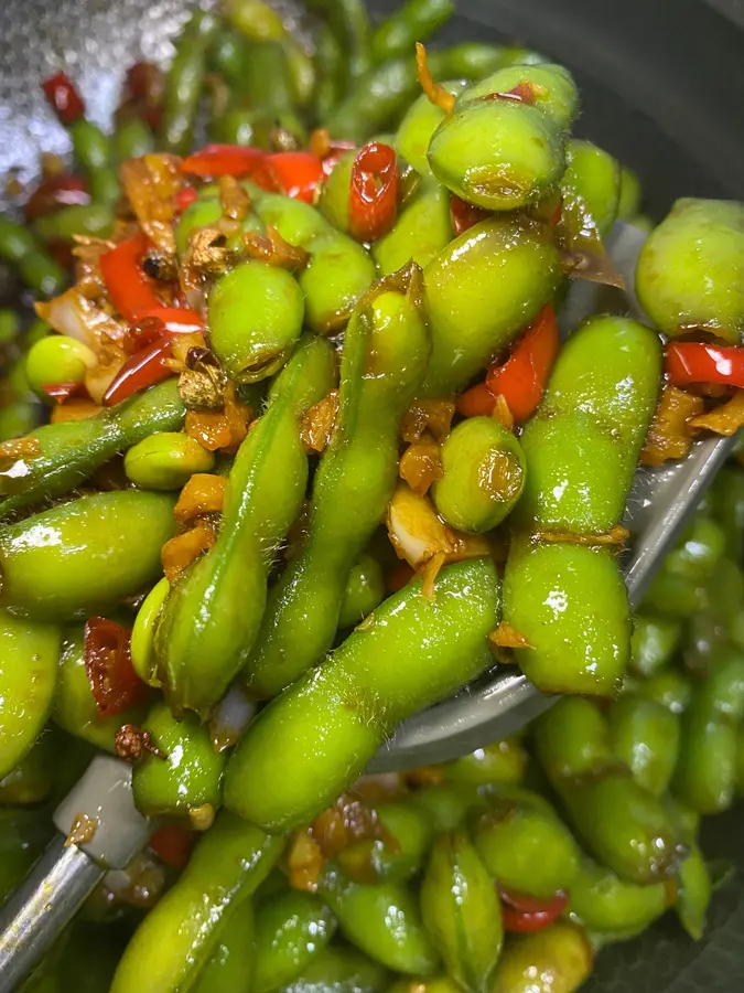 The Wuhan night market comes with edamame as standard