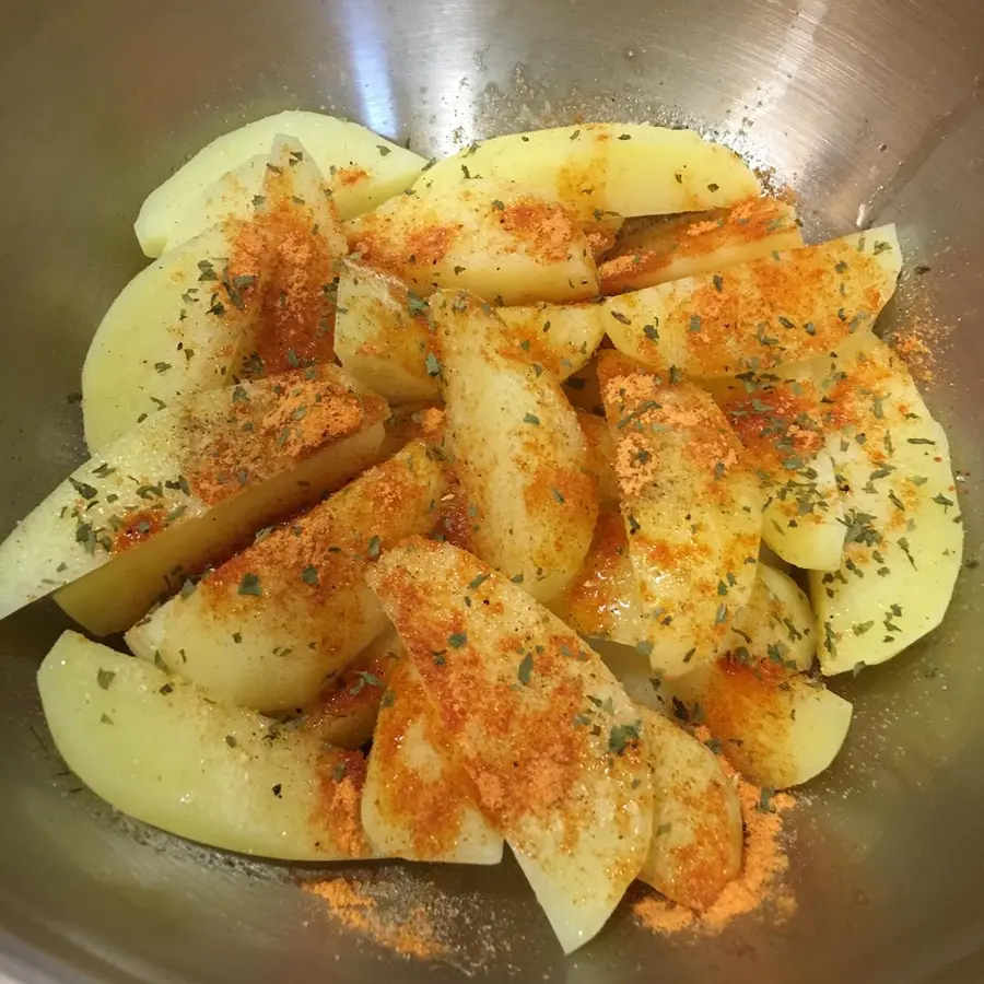 Baked potatoes, baked potato wedges step 0