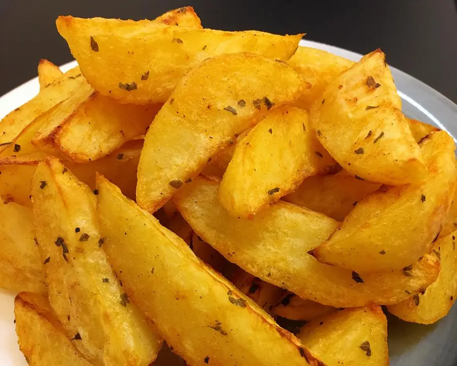 Baked potatoes, baked potato wedges step 0