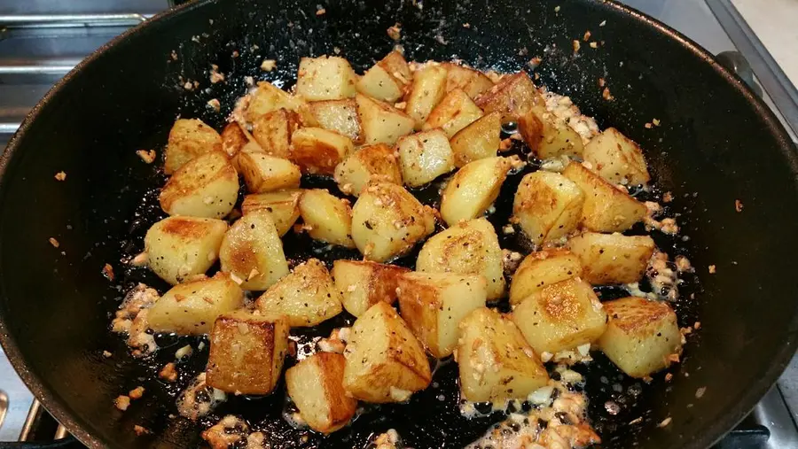 Garlic potato step 0