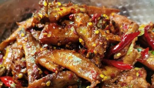 Eat spicy chicken tips cold