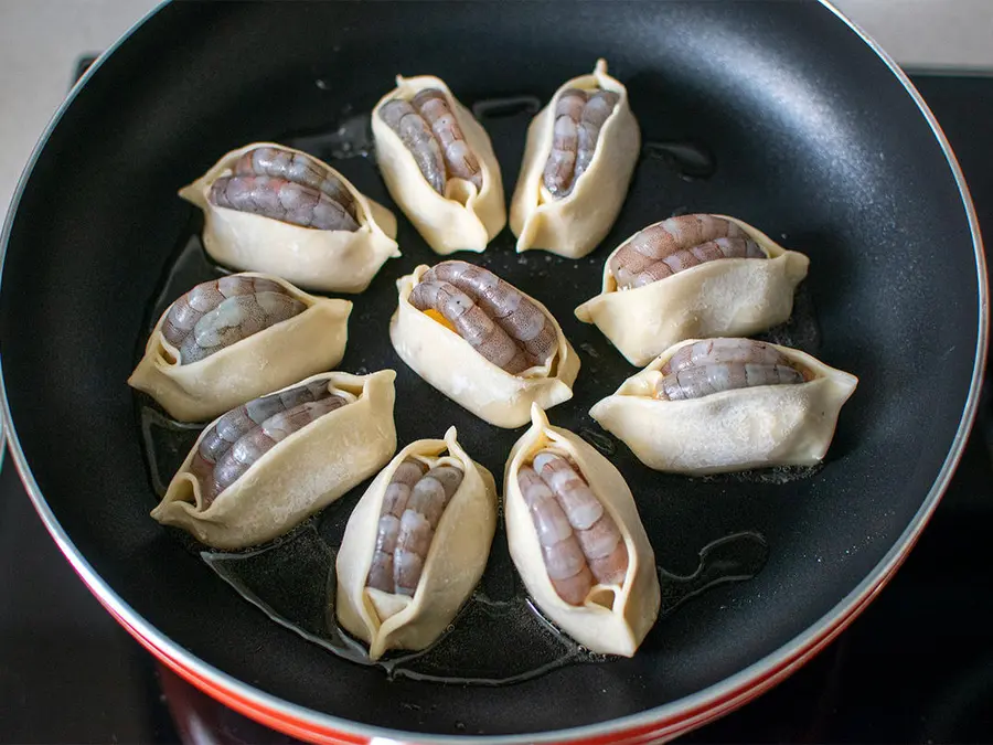 Shrimp open smile fried dumplings |Burnt and crispy! Tender and juicy step 0