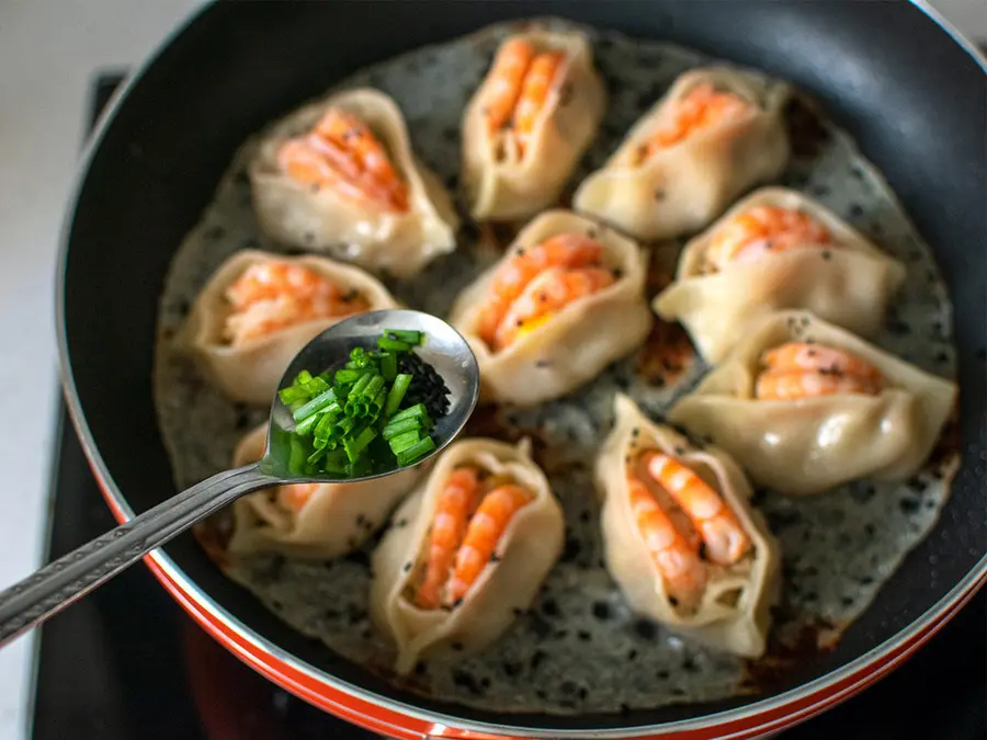 Shrimp open smile fried dumplings |Burnt and crispy! Tender and juicy step 0