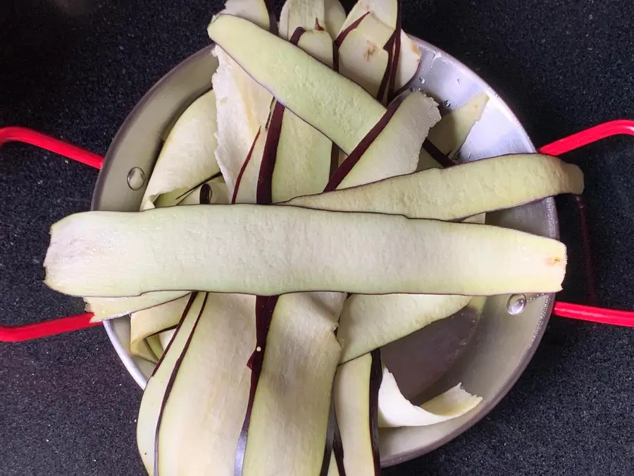 Oil-free air fryer eggplant meat rolls step 0