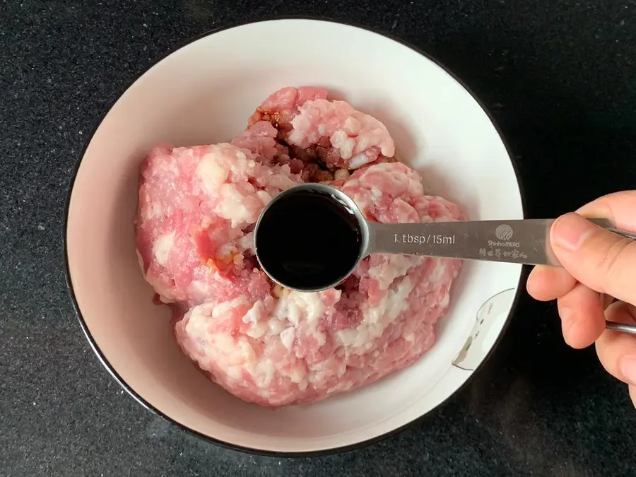 Oil-free air fryer eggplant meat rolls step 0