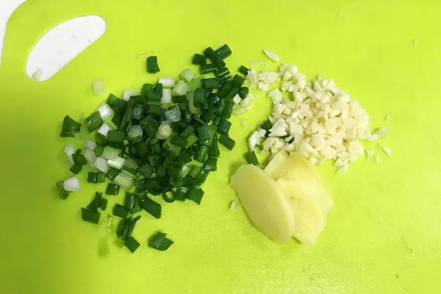 Garlic-flavored fried chicken wings that are so delicious that you lick your fingers step 0