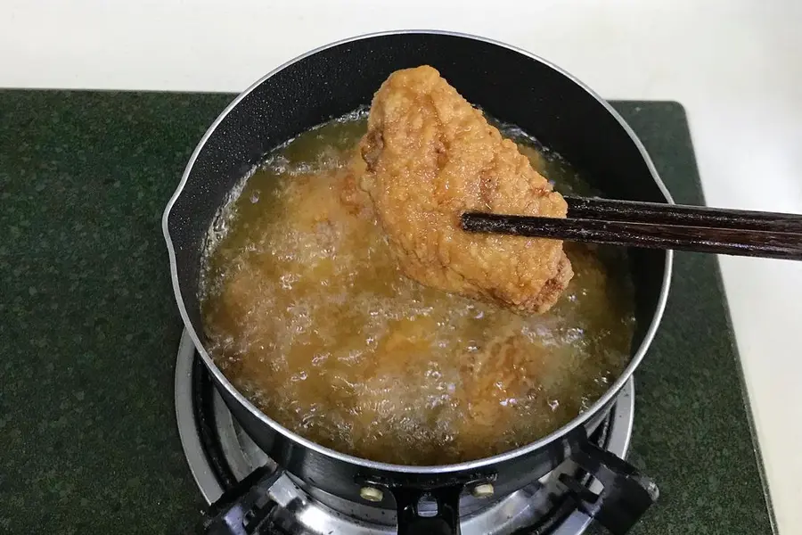 Garlic-flavored fried chicken wings that are so delicious that you lick your fingers step 0