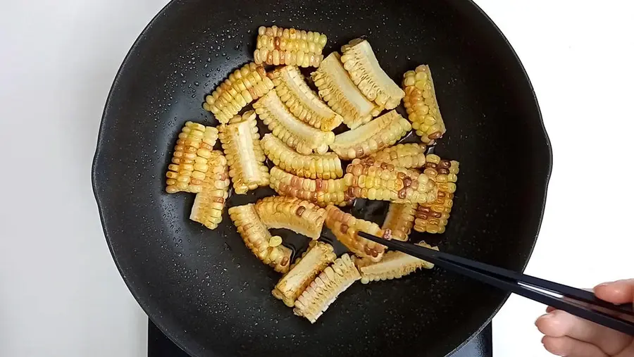  A popular snack! Late-night snacks|Salt and pepper corn step 0