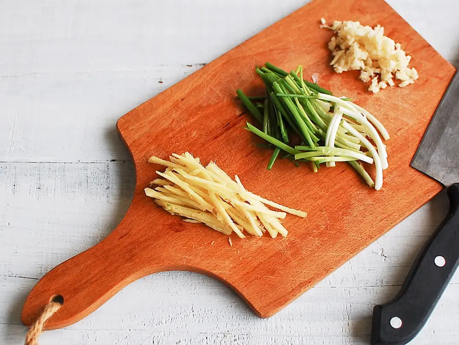 Seafood-style supper â€“ braised prawns step 0