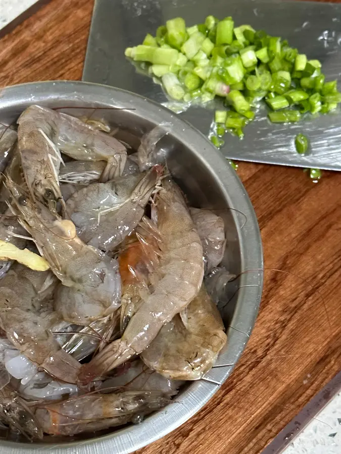 A must-have shrimp porridge for supper step 0