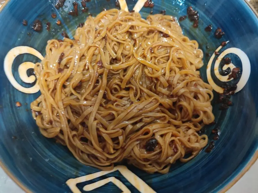 Garlic oil noodles  (you can make a series with your hands ~ Aromatic supper is excellent ~ with soft-boiled omelette method ) step 0