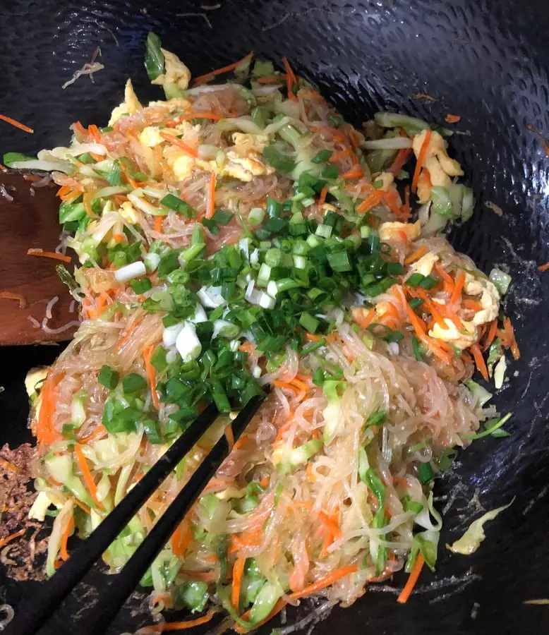 Home-style fried Longkou vermicelli lunch, home-cooked home-cooked home-cooked food, fast food in 15 minutes step 0