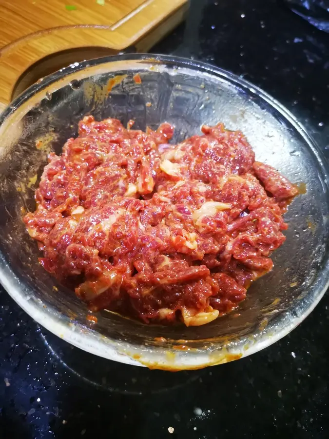 Wet stir-fried beef kueh at a night snack stall step 0