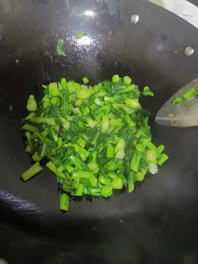 Wet stir-fried beef kueh at a night snack stall step 0