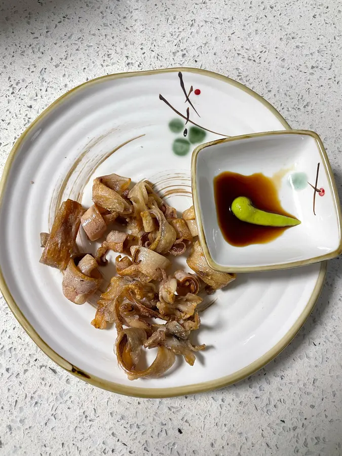 Pan-fried dried squid|3 minutes to make a late-night snack Appetizer step 0