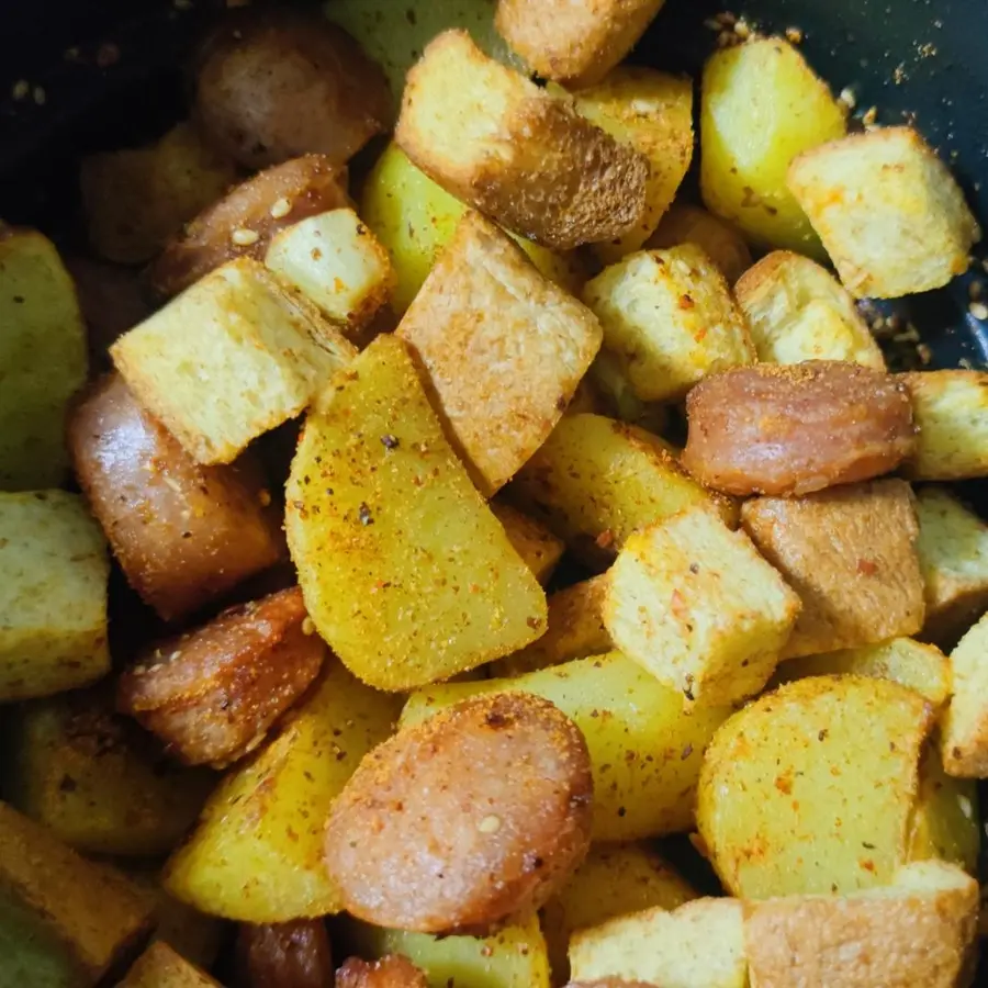 Lazy supper (air fryer, potato grilled sausage toast) step 0