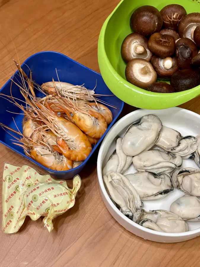 Seafood and shrimp porridge  - a nutritious supper for food stalls! step 0