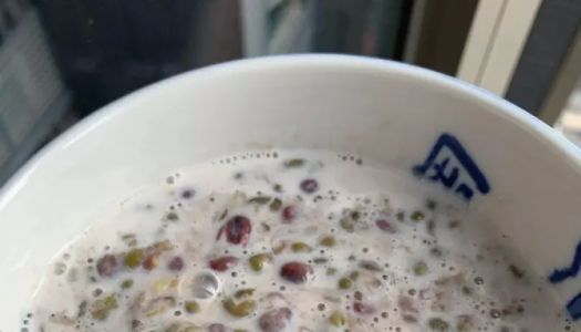 The exclusive secret fairy mung bean porridge is so delicious that you secretly get up in the middle of the night and rummage through the refrigerator