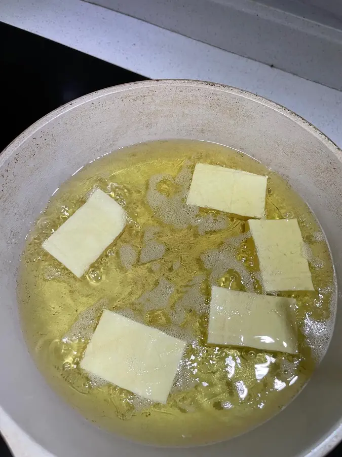 Junior high school students' supper - simple version of fried tofu (fried skewers) step 0