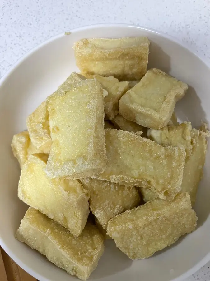 Junior high school students' supper - simple version of fried tofu (fried skewers) step 0