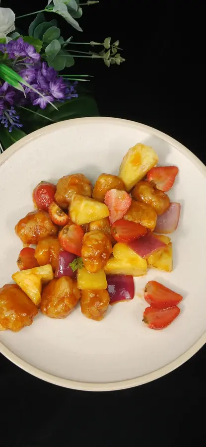 Sweet and sour fresh fruit grunt meat (pineapple grunt meat) step 0