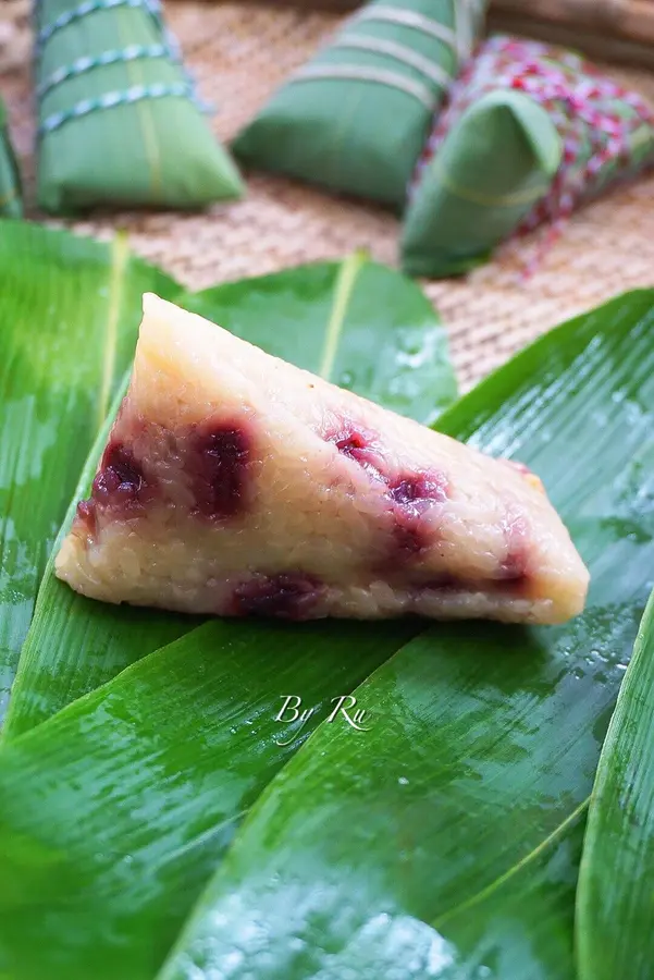 11 flavors of rice dumplings. Salted rice dumplings. Sweet dumplings - with rice dumplings wrapping method step 0