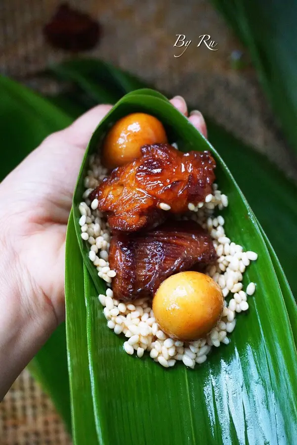 11 flavors of rice dumplings. Salted rice dumplings. Sweet dumplings - with rice dumplings wrapping method step 0