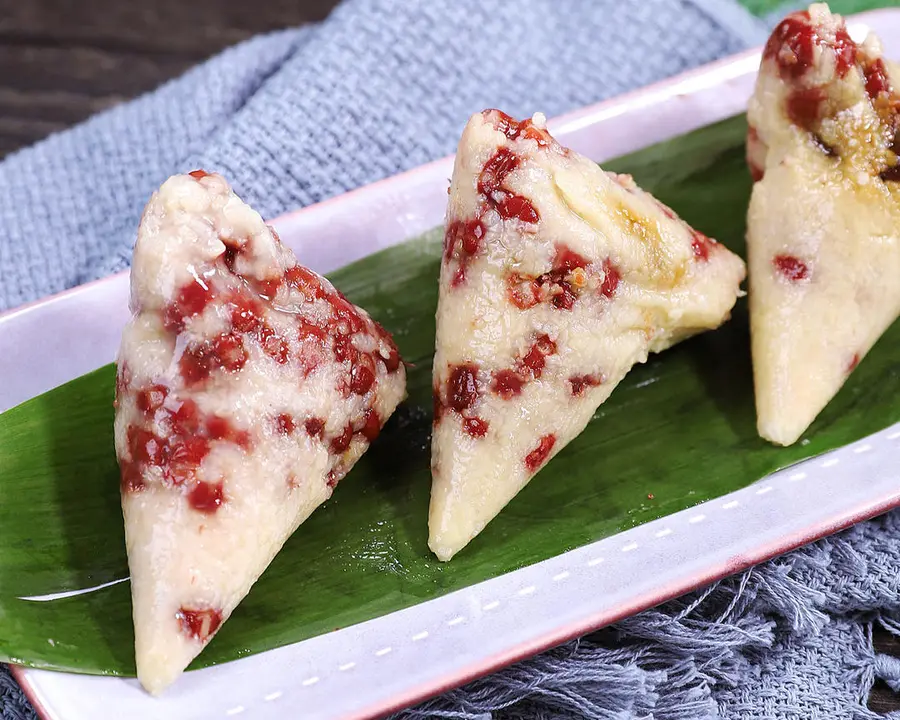 Red bean and date dumplings