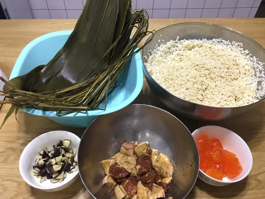 Salted egg yolk meat dumplings (with detailed rice dumplings video) step 0