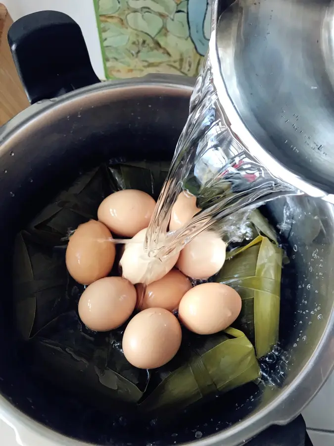 Cousin's Kitchen - How to wrap triangular zongzi step 0