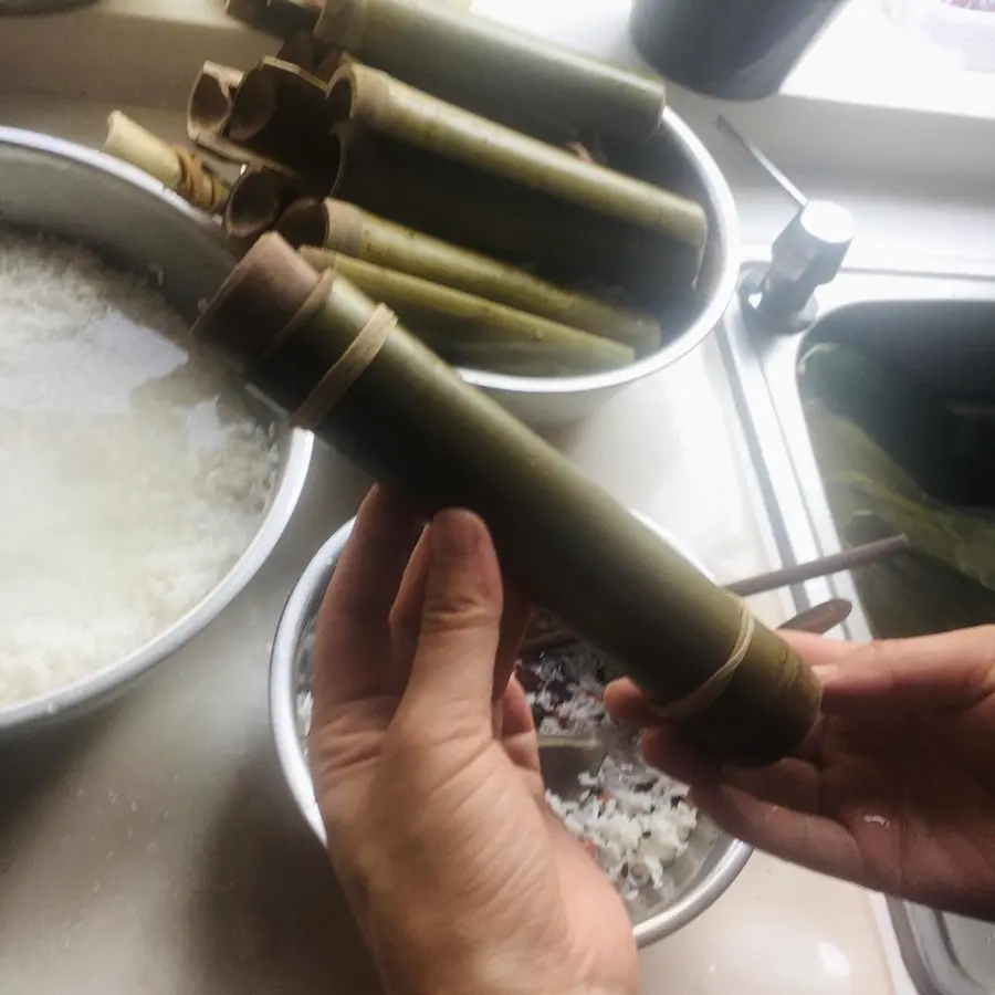 Lazy bamboo tube dumplings step 0