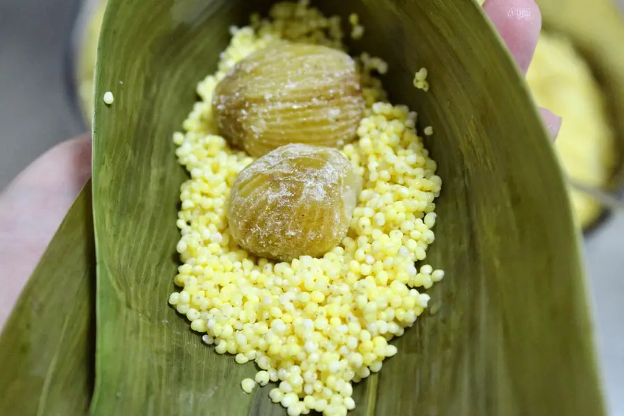 Rhubarb rice dumplings step 0