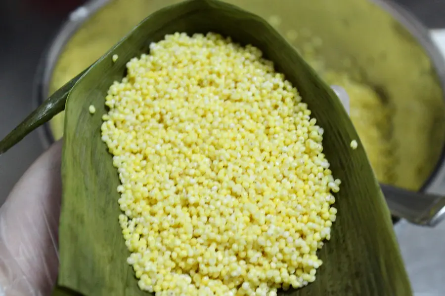 Rhubarb rice dumplings step 0