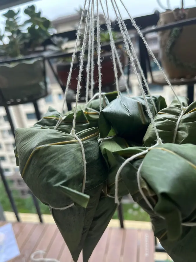 The innovative wrapping method of Sichuan-style bacon dumplings is specially provided for beginners