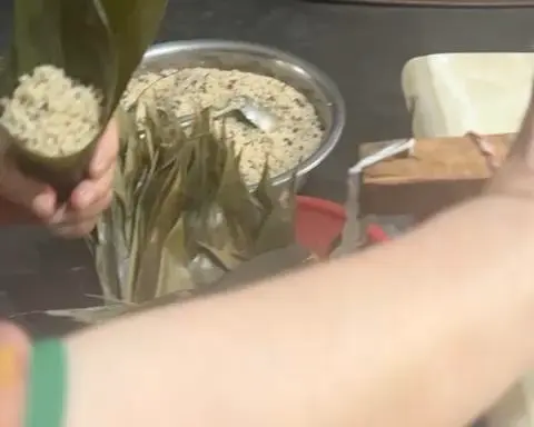 Sichuan-style salt-and-pepper rice dumplings step 0