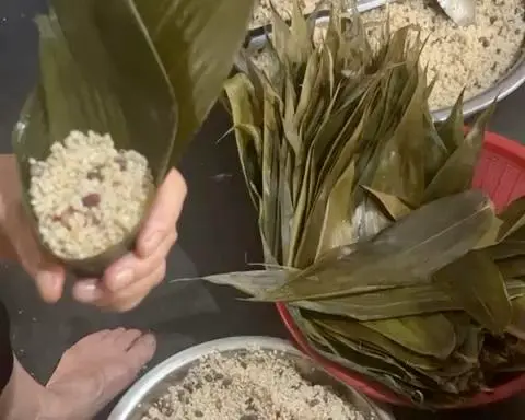 Sichuan-style salt-and-pepper rice dumplings step 0